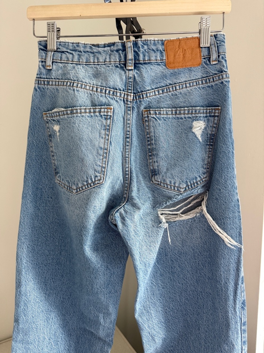 ZARA High Rise‎ Wide Leg Distressed Denim Jeans size 2 - Picture 13 of 13